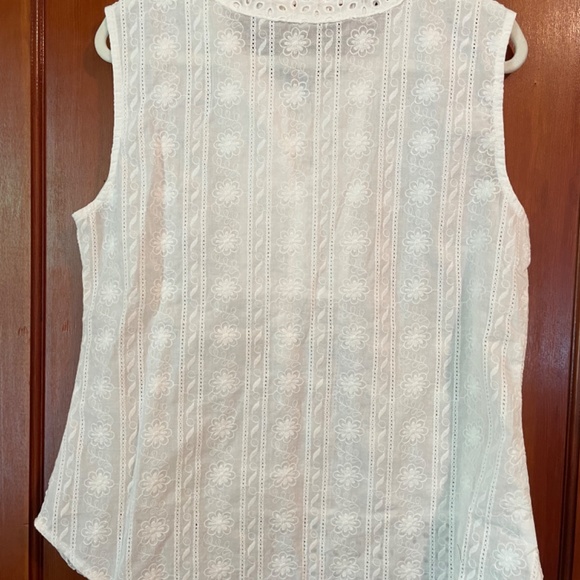 NWT Solitaire Women’s Sleeveless White Eyelet Top  XL - Picture 2 of 7